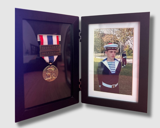 Cadre premium Médailles et photos – Format livre